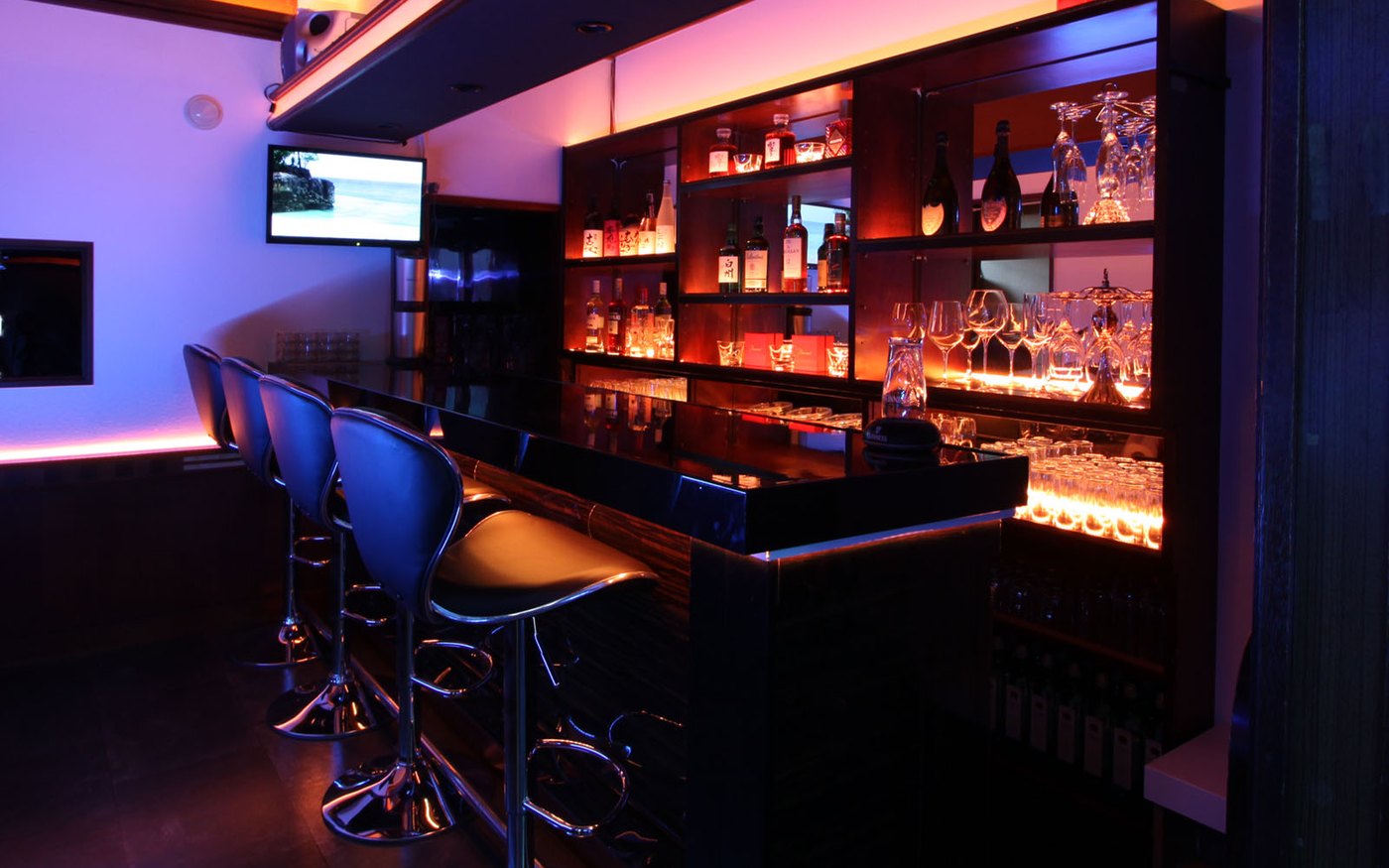 Lounge & Bar Sxlusの店内写真